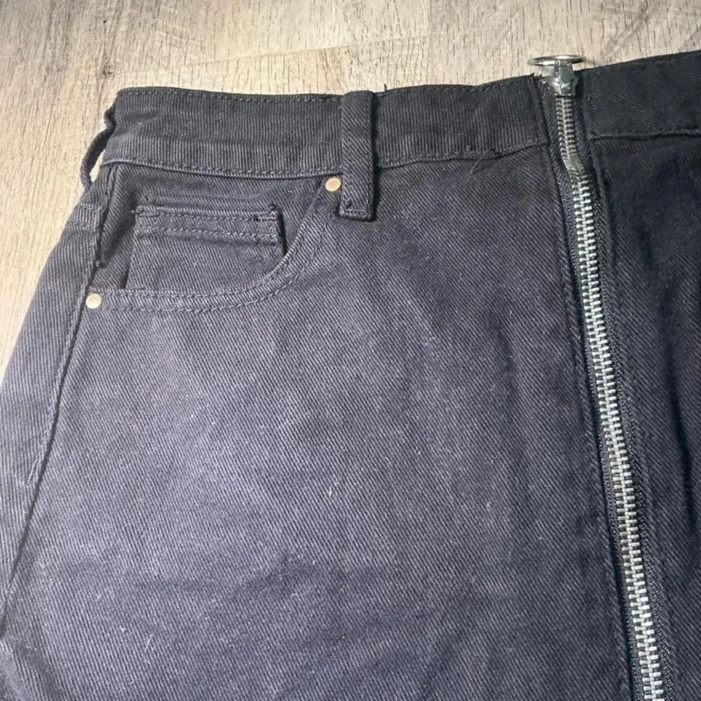 PacSun Black Denim Mini Skirt‎ Zipper Detail Size 26 Y2K Streetwear Going Out